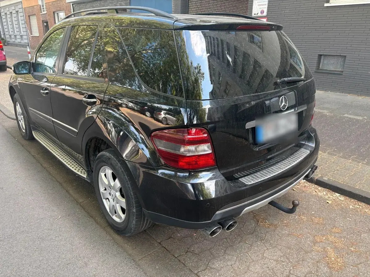 Gebraucht Mercedes ML320 224 PS (164 kW) 2006 Schwarz SUV