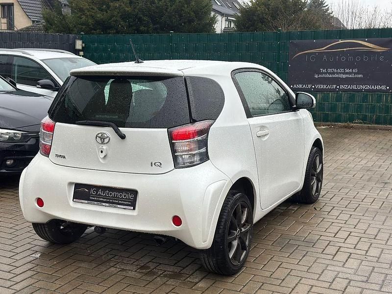 Gebraucht Toyota iQ 68 PS (50 kW) 2009 Weiß Kleinwagen