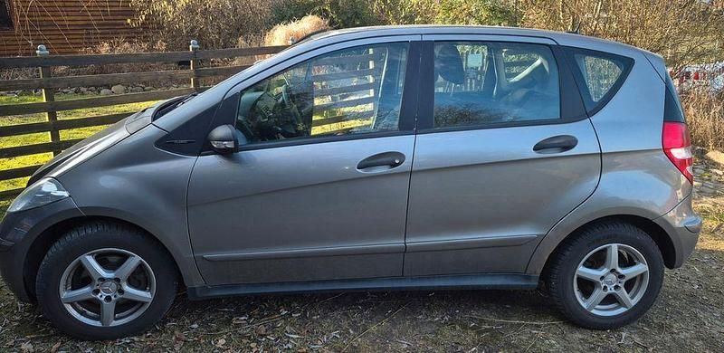 Gebraucht Mercedes A150 Classic 95 PS (69 kW) 2004 Silber Van / Kleinbus