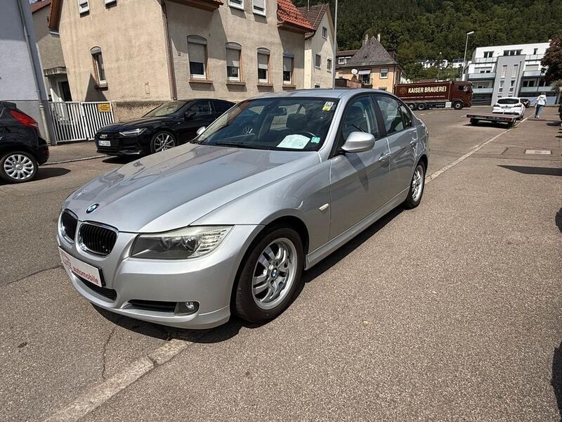 Gebraucht BMW 320 Sport Line 177 PS (130 kW) 2009 Titansilber metallic Limousine