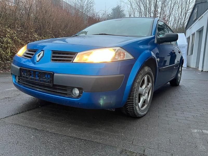 Blau Gebraucht 2002 Renault Mégane Limousine | 650 € (Guter Preis) - Bild 1/4