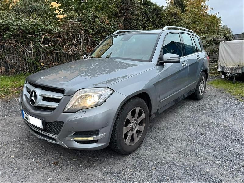 Grau Gebraucht 2013 Mercedes GLK220 SUV | 8.250 € (Superpreis) - Bild 1/4