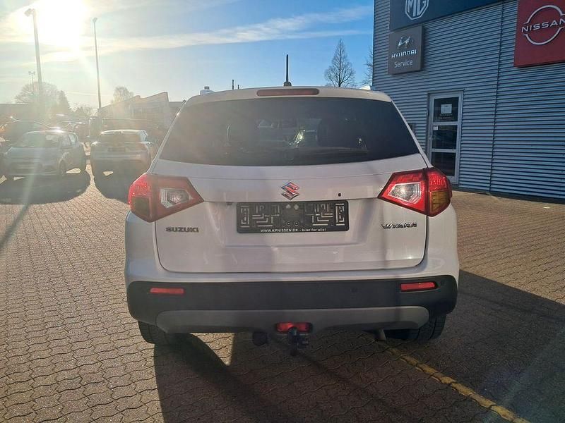 Gebraucht Suzuki Vitara 140 PS (102 kW) 2017 Weiß SUV
