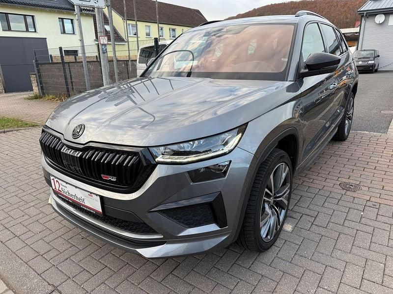 Grau Gebraucht 2022 Skoda Kodiaq RS SUV | 39.900 € (Fairer Preis) - Bild 1/4