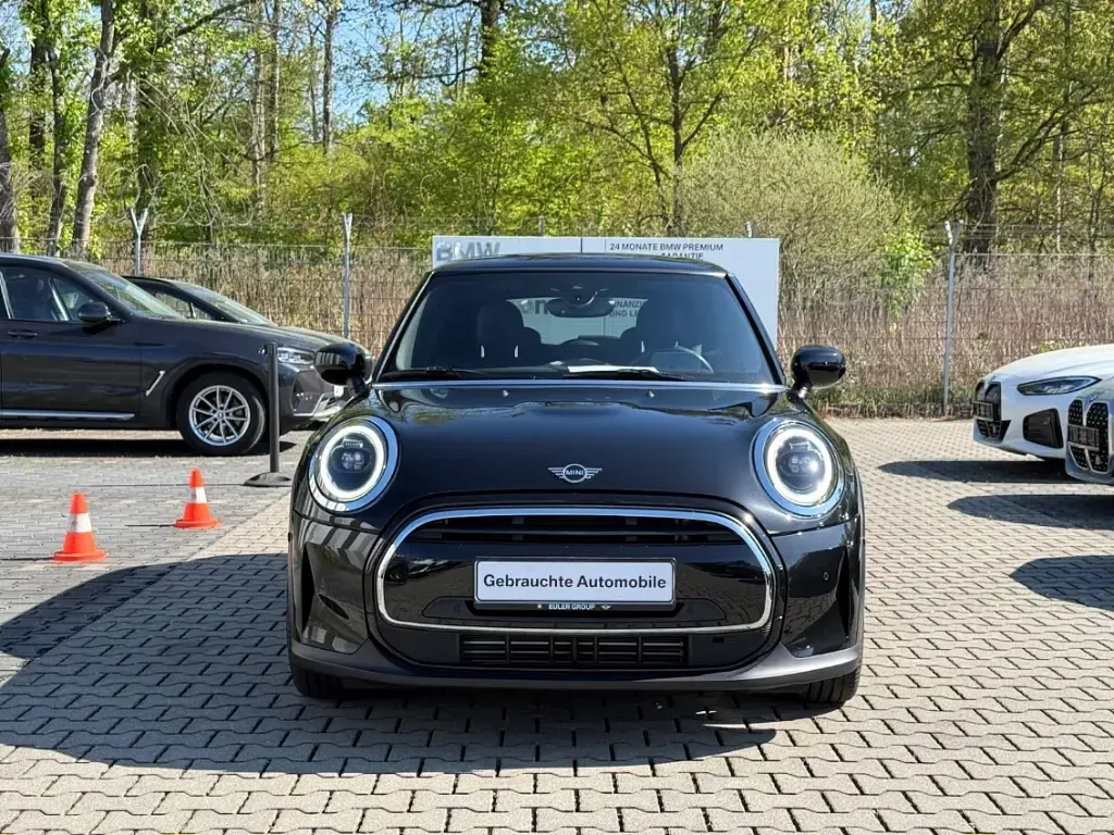 Używany Mini Cooper 136 KM (100 kW) 2023 Czarny Hatchback