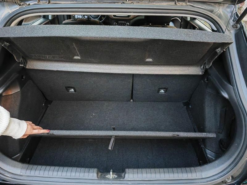 Gebraucht Hyundai i20 Active 101 PS (74 kW) 2017 Schwarz Kleinwagen