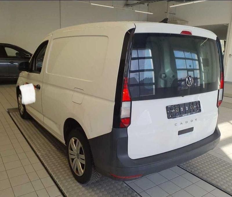 Gebraucht VW Caddy 122 PS (89 kW) 2023 Candyweiss Van / Kleinbus