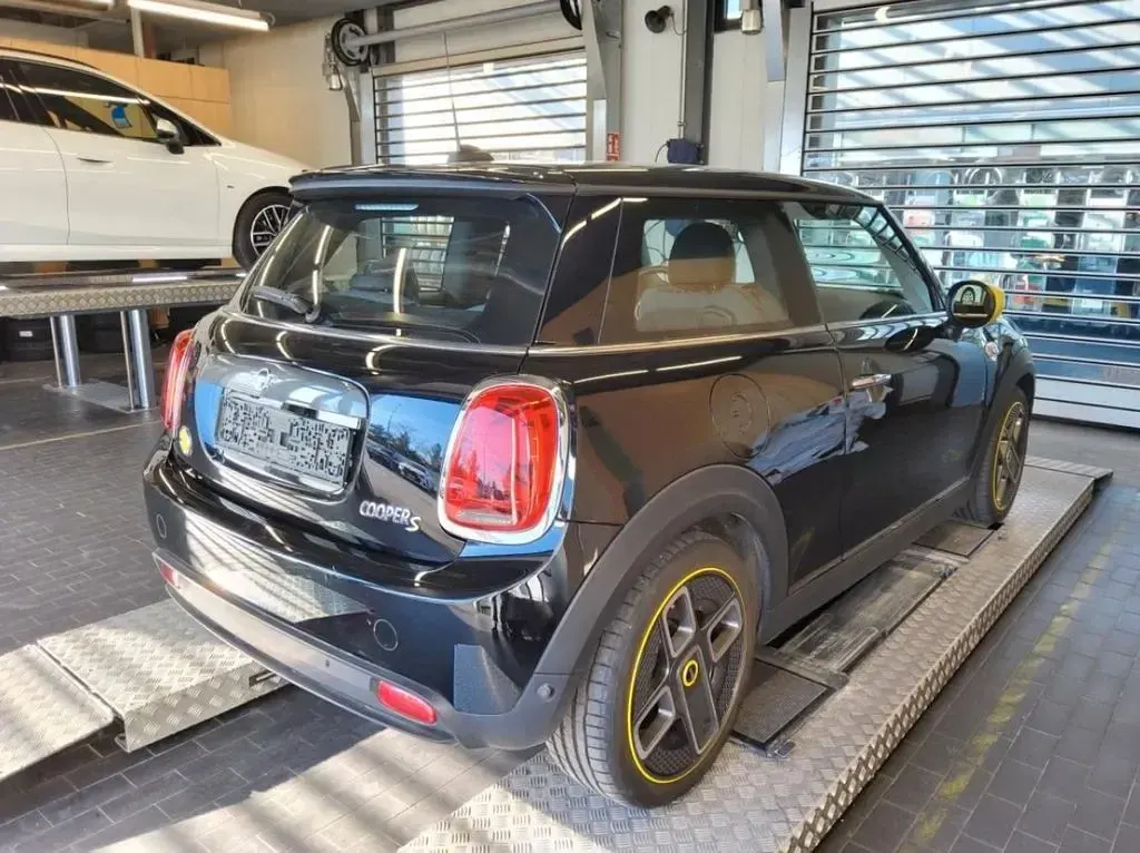 Occasion Mini Cooper SE 135 kW (184 PK) 2020 Zwart Hatchback