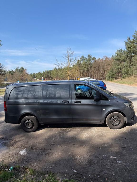 Gebraucht Mercedes Vito 114 PS (83 kW) 2015 Grau Van