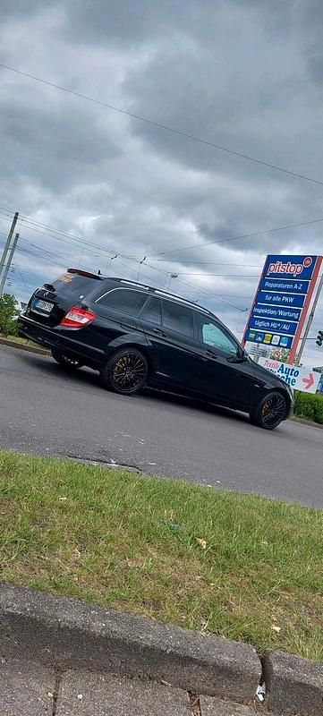 Gebraucht Mercedes C180 156 PS (114 kW) 2010 Schwarz Kombi