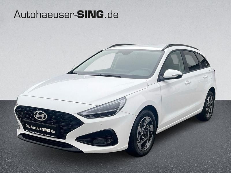 Weiß Gebraucht 2024 Hyundai i30 Kombi | 24.690 € (Guter Preis) - Bild 1/4