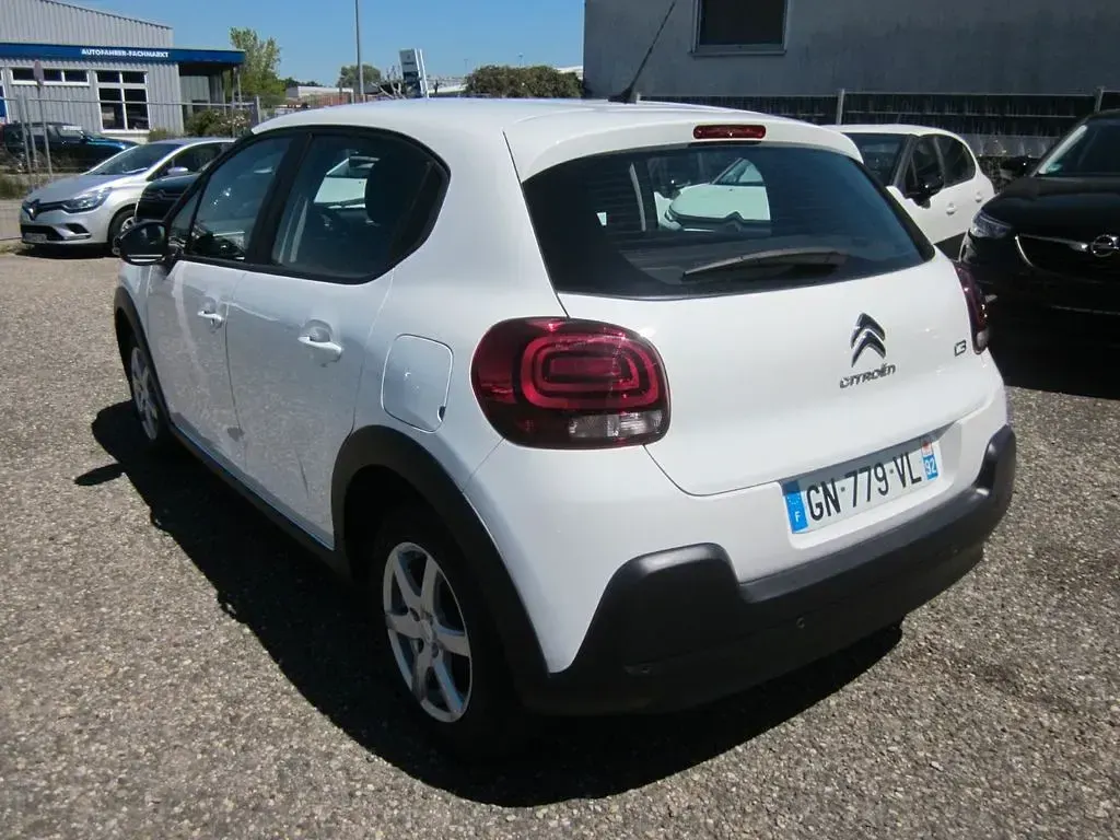 Używany Citroën C3 Feel 83 KM (61 kW) 2023 Biały Hatchback