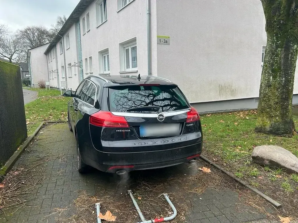 Gebraucht Opel Insignia 220 PS (161 kW) 2009 Schwarz Kombi