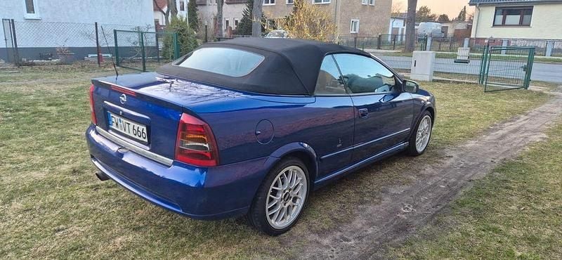 Gebraucht Opel Astra Cabriolet Edition 125 PS (91 kW) 2003 Blau Cabrio
