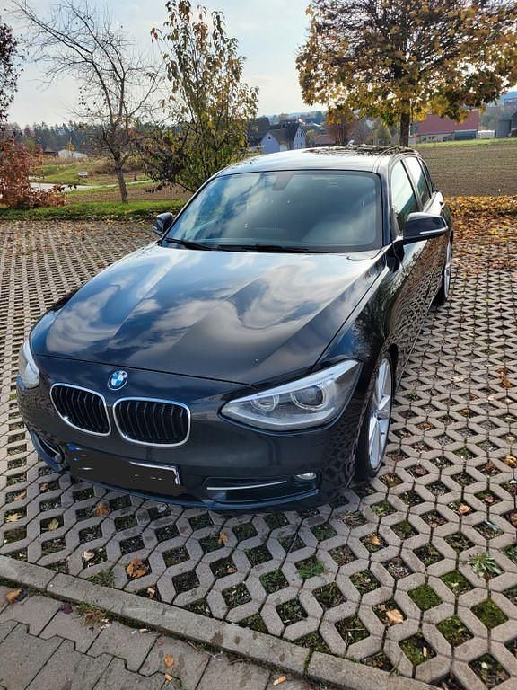 Schwarz Gebraucht 2012 BMW 120 Sport Line Kleinwagen | 6.666 € (Guter Preis) - Bild 1/4