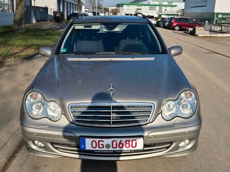 Gebraucht Mercedes C220 150 PS (110 kW) 2007 Silber Kombi