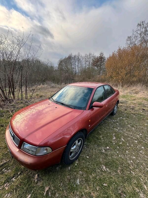 Orange Gebraucht 1997 Audi A4 Limousine | 600 € (Superpreis) - Bild 1/4