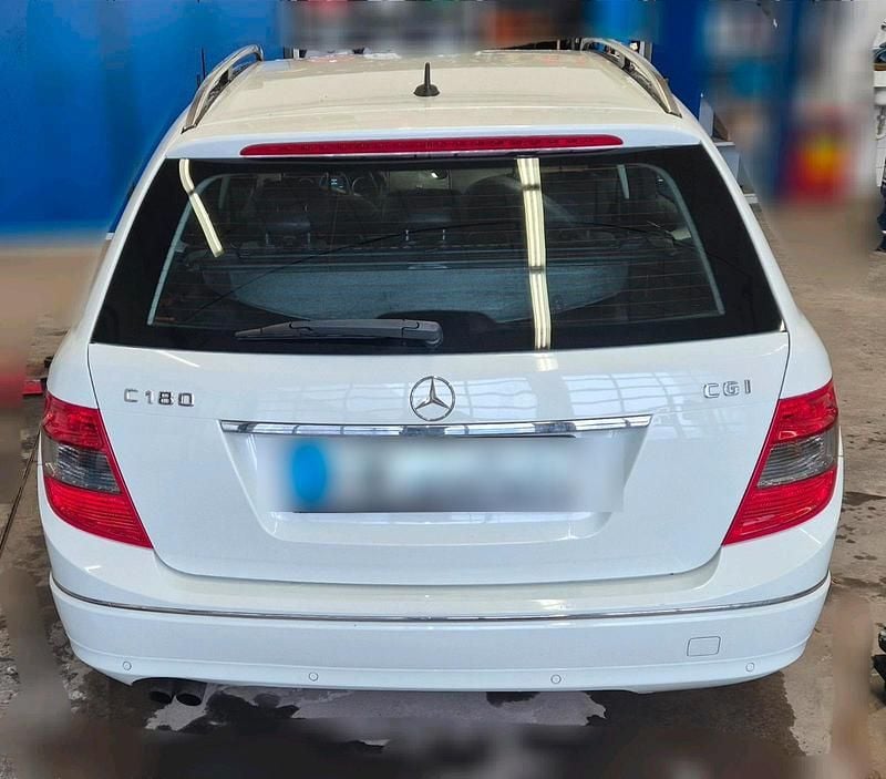 Gebraucht Mercedes 180 156 PS (114 kW) 2010 Weiß Limousine