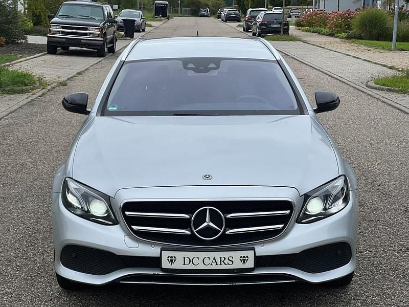 Grau Gebraucht 2019 Mercedes E220 Kombi | 20.000 € (Superpreis) - Bild 1/4