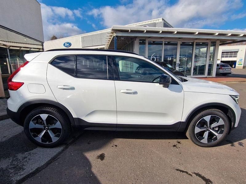 Gebraucht Volvo XC40 Plus 197 PS (144 kW) 2024 Crystal white SUV