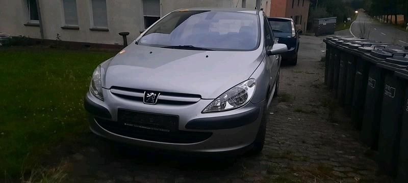 Silber Gebraucht 2003 Peugeot 307 Kombi | 800 € (Superpreis) - Bild 1/4