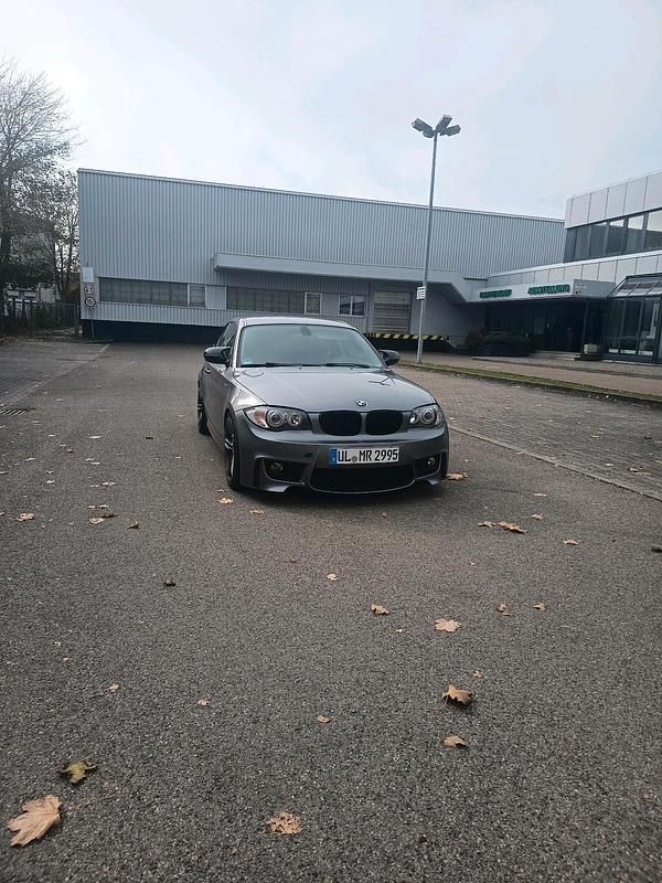 Grau Gebraucht 2010 BMW 120 Coupé Coupé | 11.200 € (Teuer) - Bild 1/4