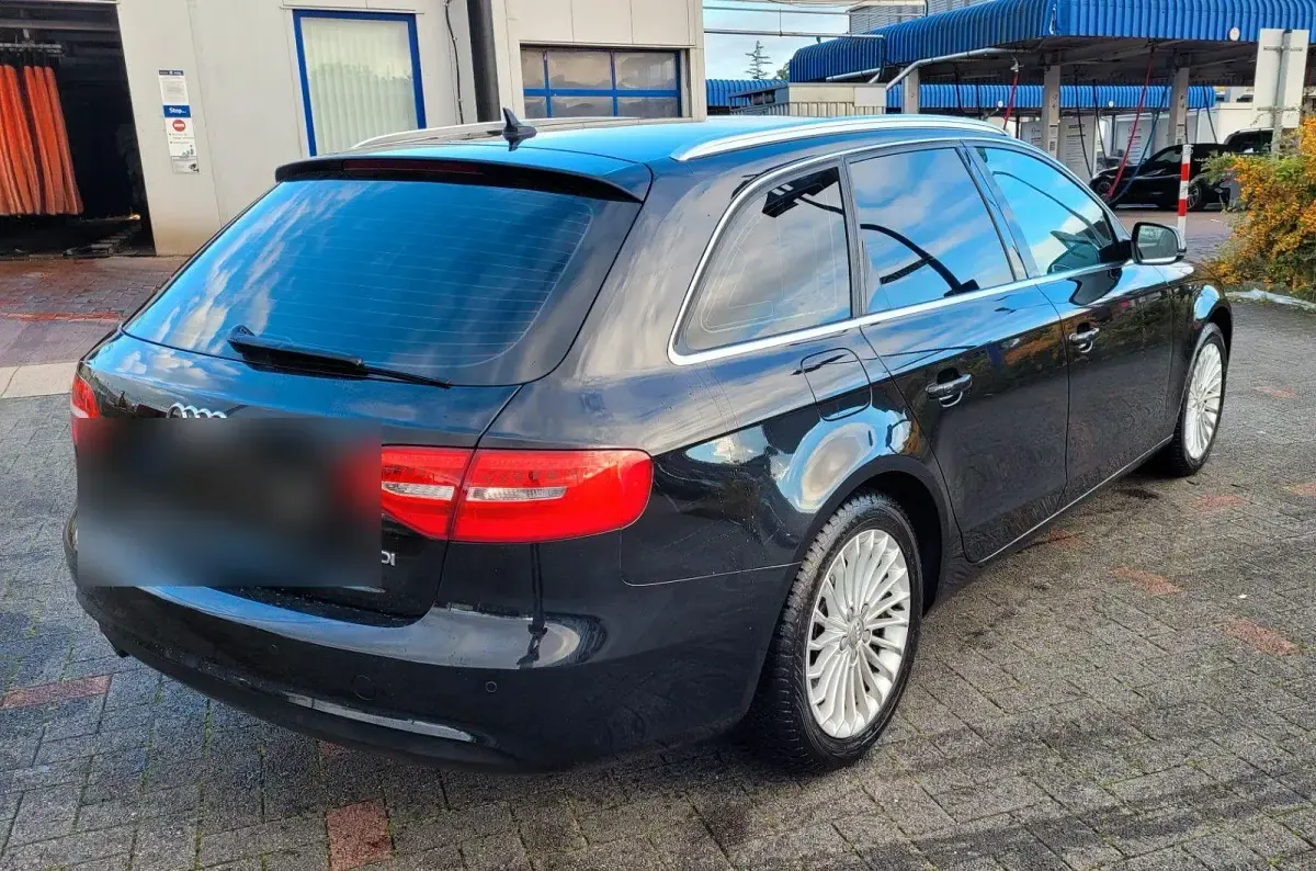 Gebraucht Audi A4 Ambiente 150 PS (110 kW) 2015 Schwarz Kombi