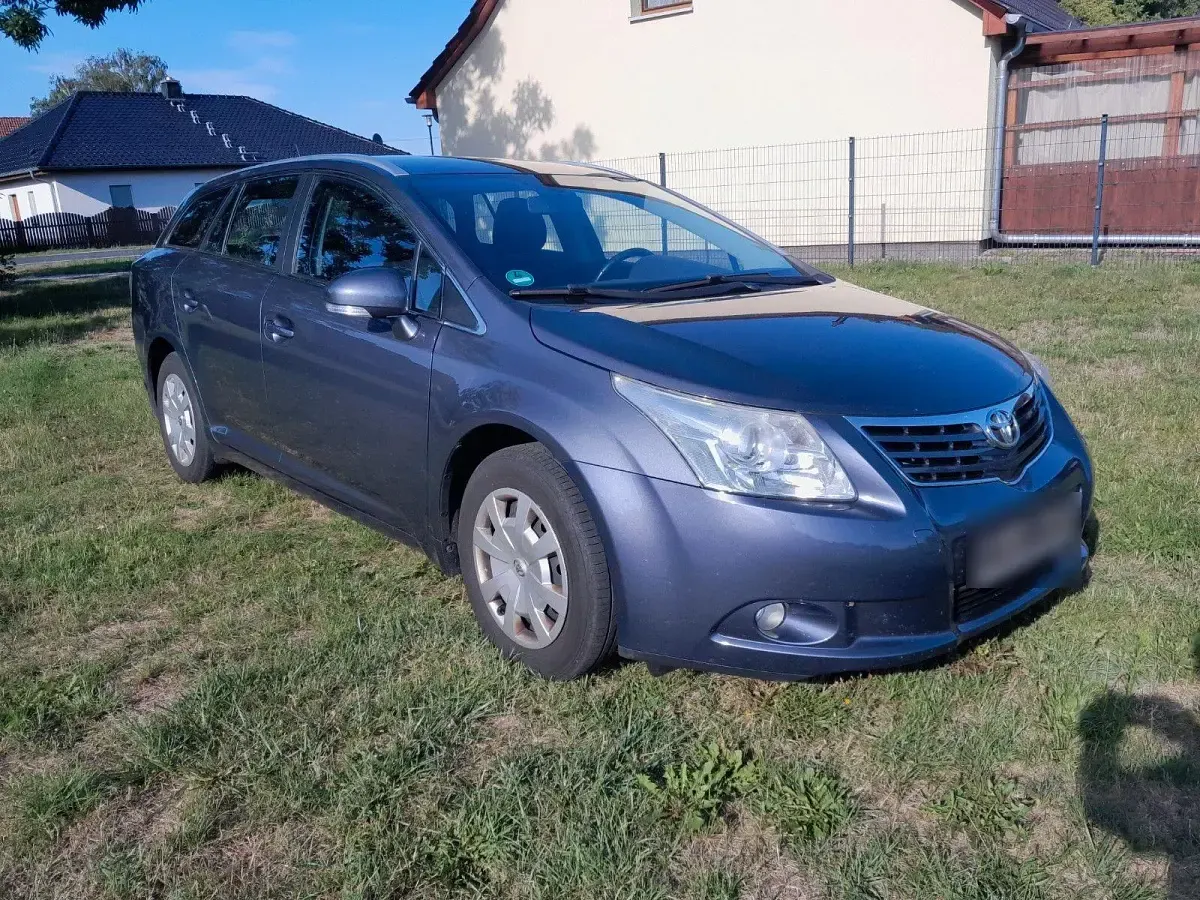 Gebraucht Toyota Avensis 147 PS (108 kW) 2009 Grau Kombi