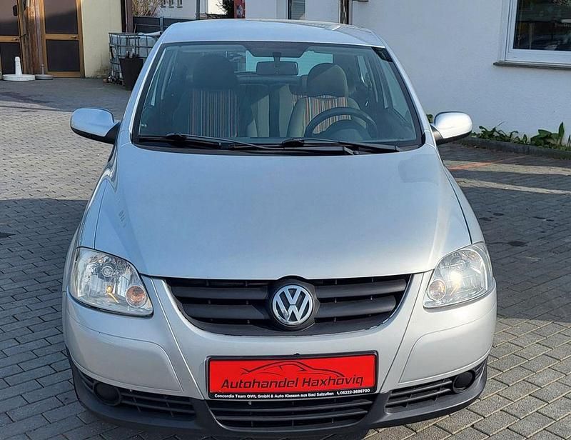 Gebraucht VW Fox Basis 54 PS (39 kW) 2007 Silber Kleinwagen