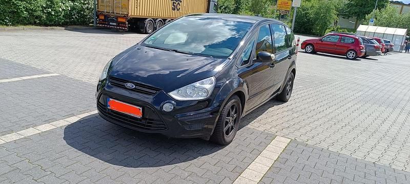 Schwarz Gebraucht 2013 Ford S-MAX S Van / Kleinbus | 6.600 € (Etwas zu teuer) - Bild 1/4