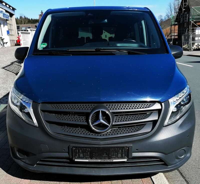 Navyblau Gebraucht 2017 Mercedes Vito Van / Kleinbus | 25.990 € (Etwas zu teuer) - Bild 1/4