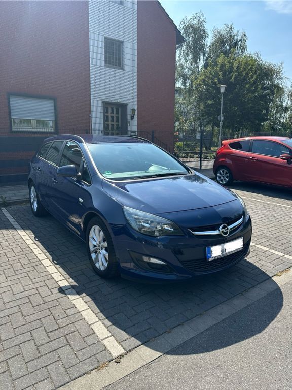 Blau Gebraucht 2013 Opel Astra Sport Kombi | 5.450 € (Fairer Preis) - Bild 1/4