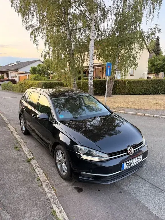 Gebraucht VW Golf VII Comfortline 150 PS (110 kW) 2018 Schwarz Kombi