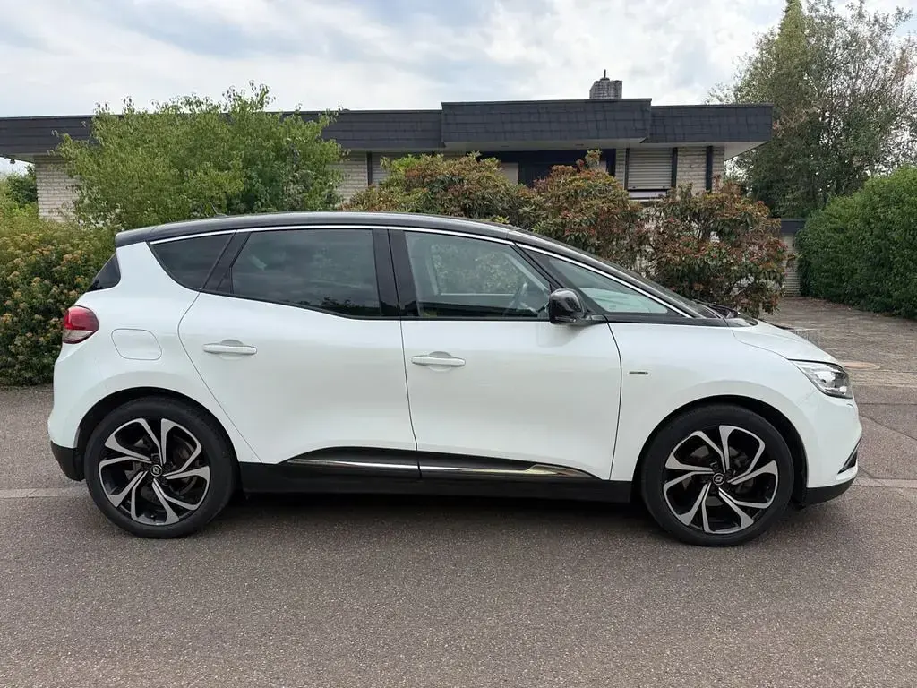 Gebraucht Renault Scénic III Bose Edition 160 PS (117 kW) 2017 Weiß Van / Kleinbus