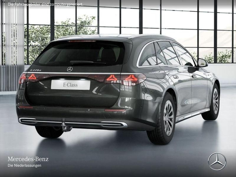 Gebraucht Mercedes E220 Avantgarde 197 PS (144 kW) 2025 Grau Limousine