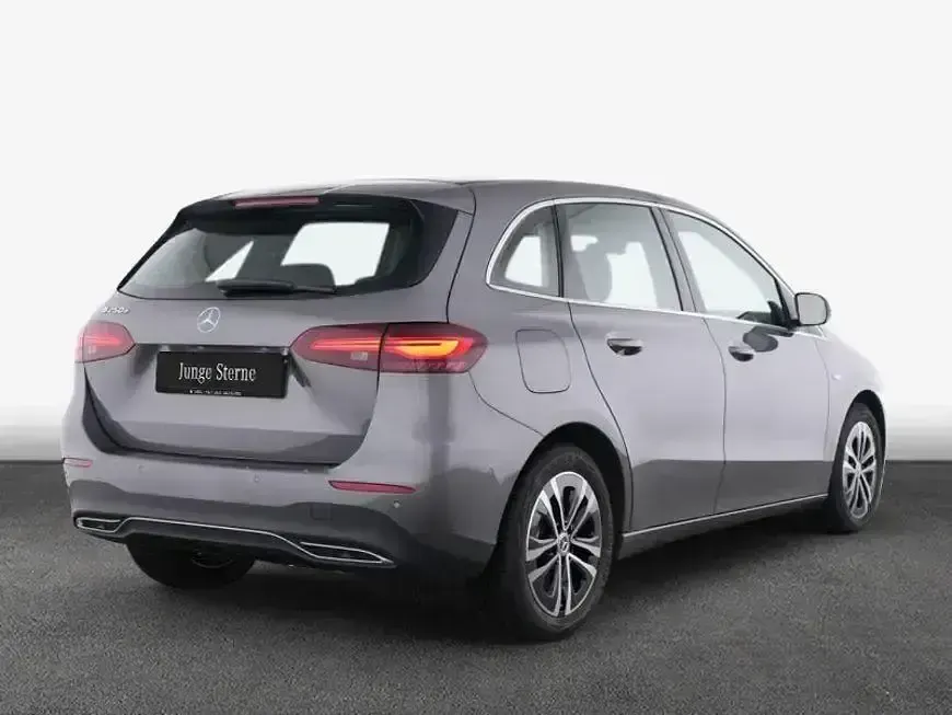 Gebraucht Mercedes B250e Progressive 163 PS (119 kW) 2025 Grau Kleinwagen