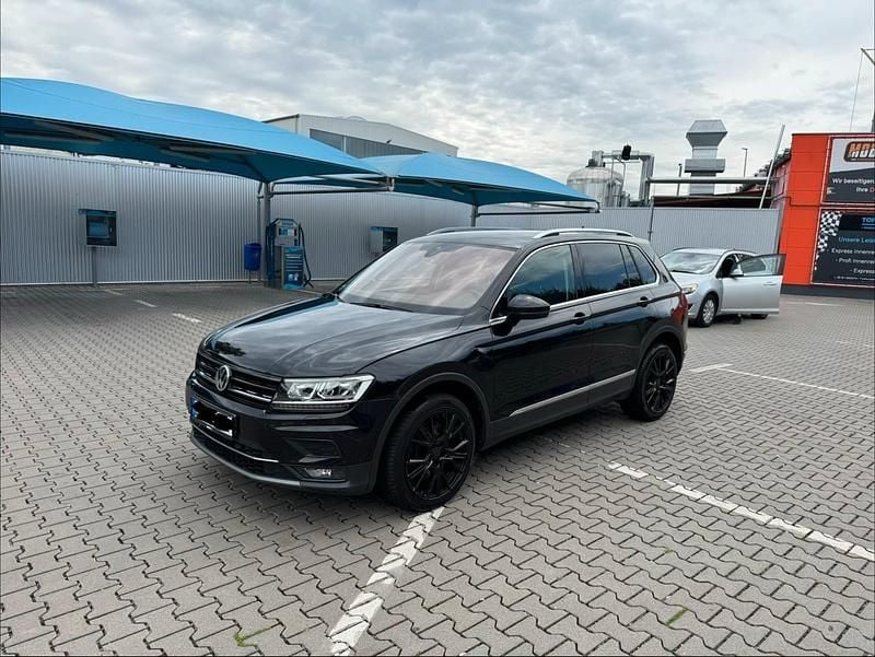 Schwarz Gebraucht 2019 VW Tiguan Highline SUV | 24.900 € (Guter Preis) - Bild 1/4