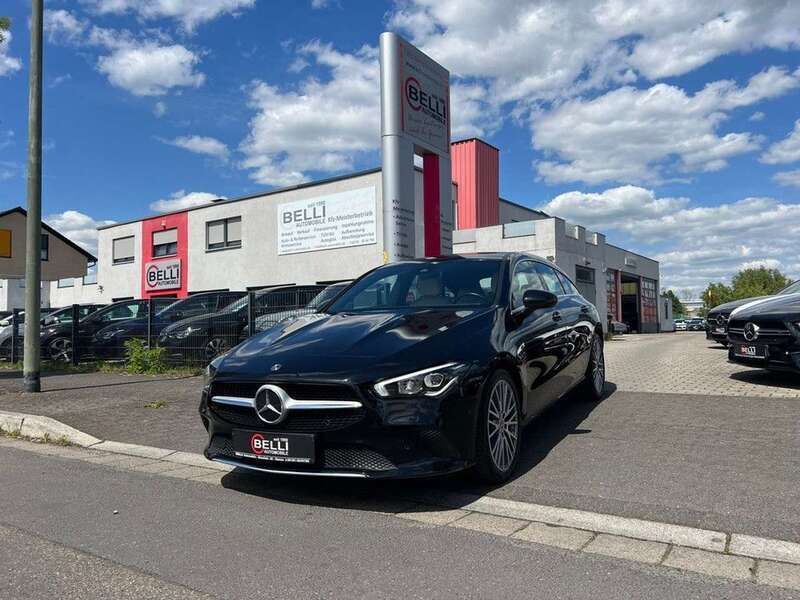 Kosmosschwarz metalliclack Gebraucht 2020 Mercedes CLA180 Limousine | 20.950 € (Fairer Preis) - Bild 1/4