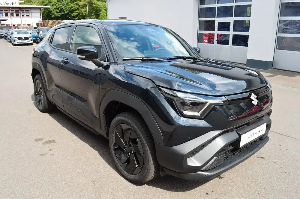 Neu Suzuki e-Vitara Comfort 135 kW (184 PS) 2026 Schwarz SUV