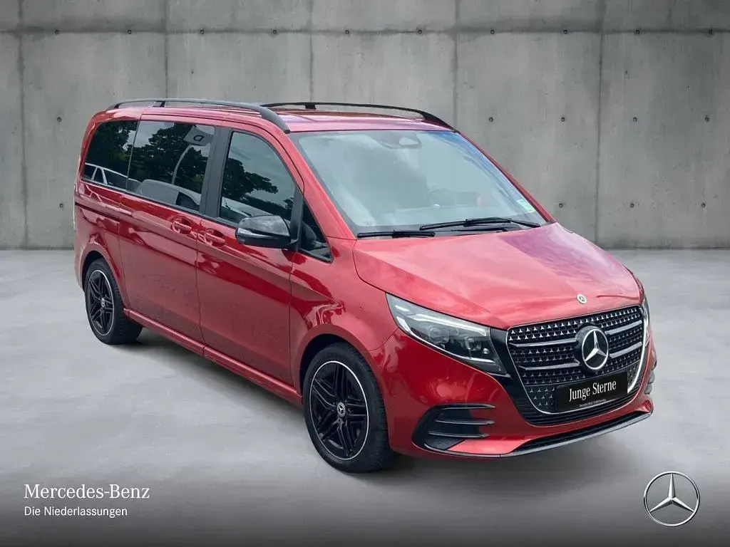 Gebraucht Mercedes V300 Avantgarde 237 PS (174 kW) 2024 Rot Van / Kleinbus