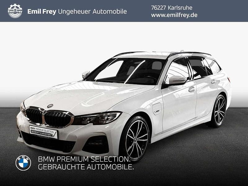 Alpinweiß Gebraucht 2022 BMW 320e M Sport Kombi | 28.490 € (Guter Preis) - Bild 1/3