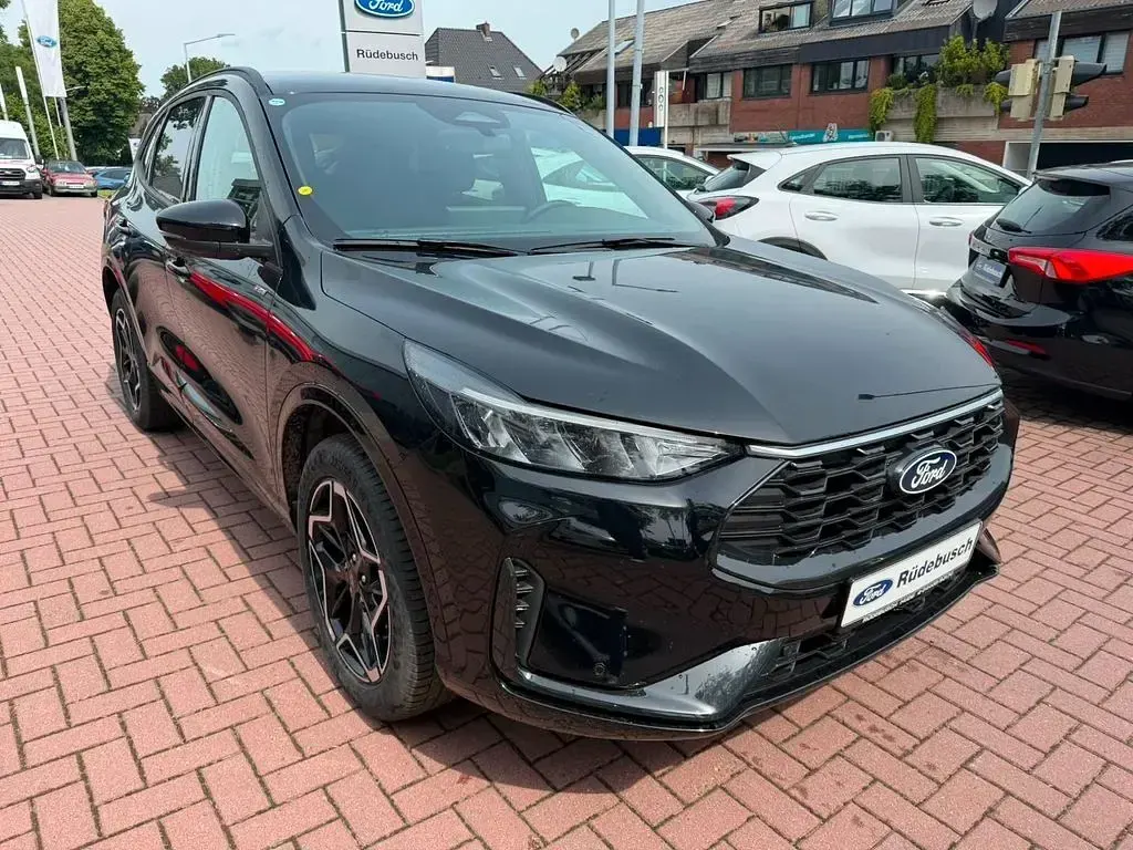 Neu Ford Kuga ST-Line 242 PS (177 kW) 2026 Schwarz SUV