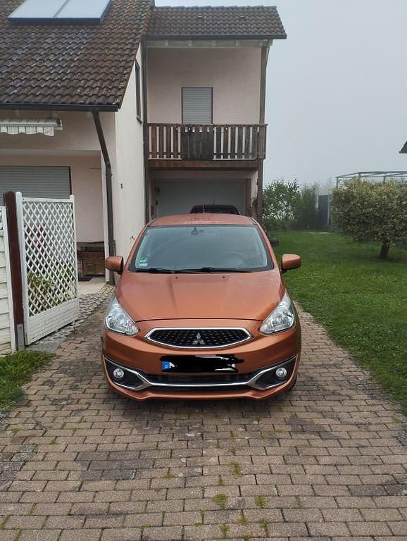Orange Gebraucht 2016 Mitsubishi Space Star Diamant Edition Kleinwagen | 8.000 € (Fairer Preis) - Bild 1/4
