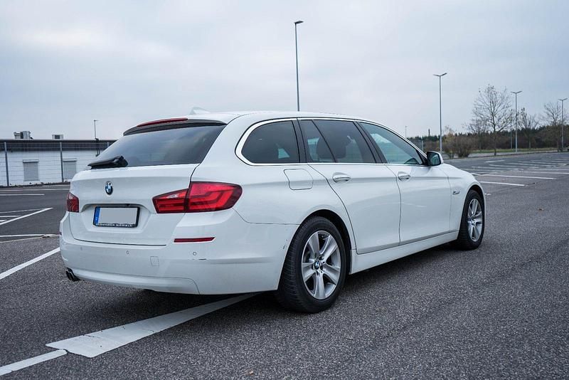 Gebraucht BMW 520 187 PS (137 kW) 2012 Weiß Kombi