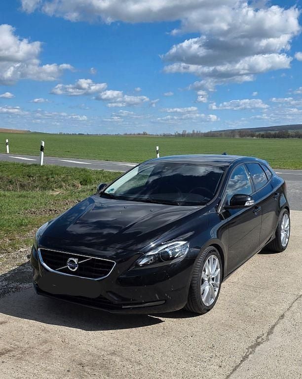 Gebraucht Volvo V40 You! 150 PS (110 kW) 2013 Schwarz Limousine