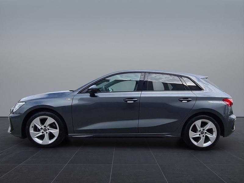 Używany Audi A3 S-Line 150 KM (110 kW) 2023 Szary Sedan/Limuzyna