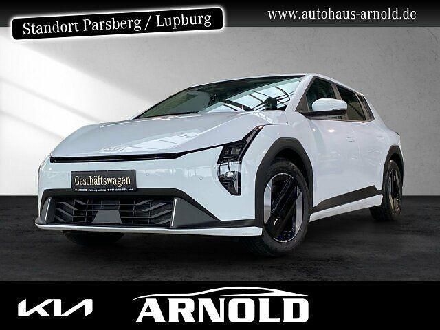 Weiß (carraraweiß) Neu 2025 Kia EV4 Air Kleinwagen | 33.300 € (Superpreis) - Bild 1/4