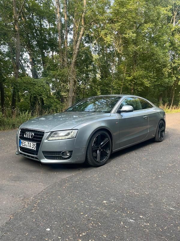 Grau Gebraucht 2009 Audi A5 S-Line Coupé | 6.700 € (Superpreis) - Bild 1/4