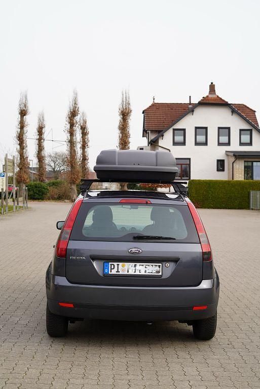 Gebraucht Ford Fiesta Trend 69 PS (50 kW) 2004 Grau Kleinwagen