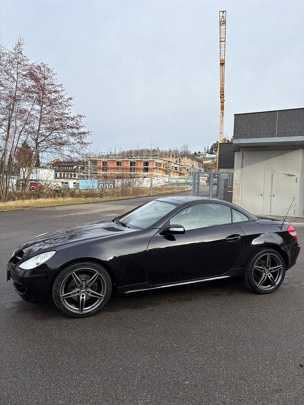 Gebraucht Mercedes SLK280 231 PS (169 kW) 2007 Schwarz Cabrio